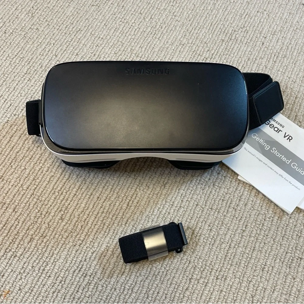Samsung Gear VR Powered by Oculus - New, Open Box SM-R322